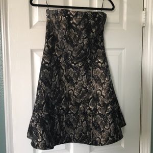 A line snake print dress